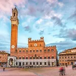 Elegant apartment Siena